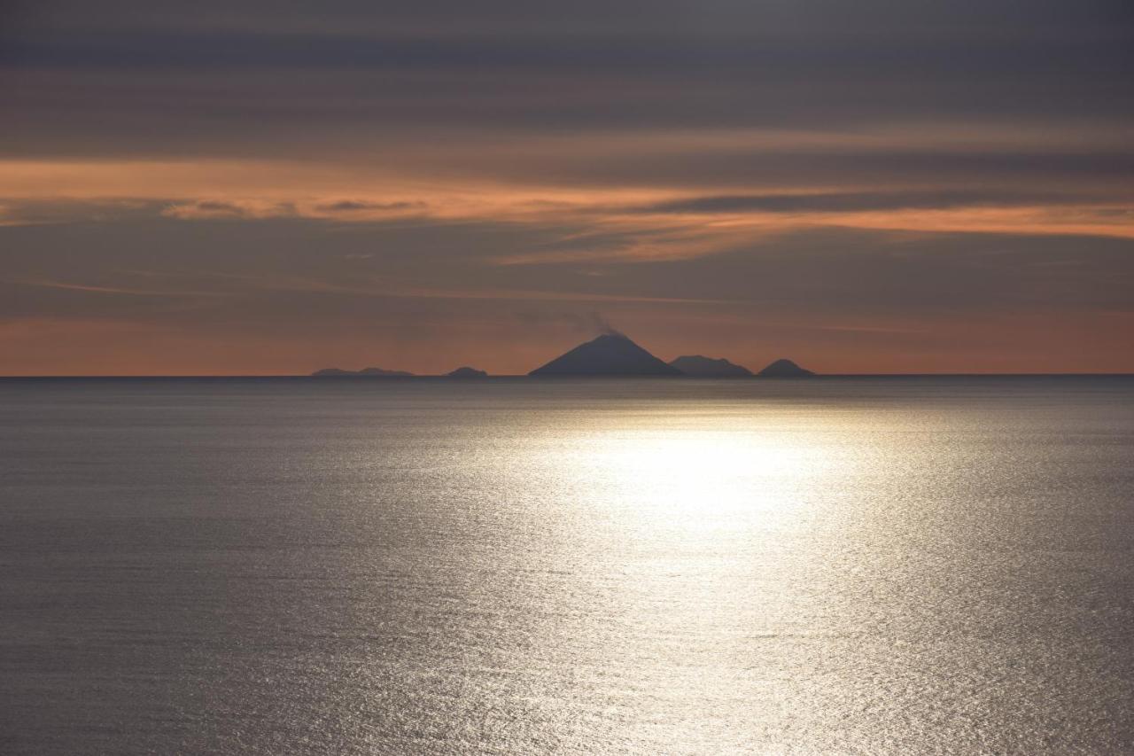 Al Chiaro di Luna Paola Esterno foto